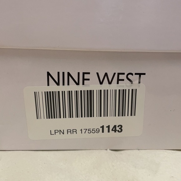 Nine West new never worn black leather slide on - Picture 5 of 5